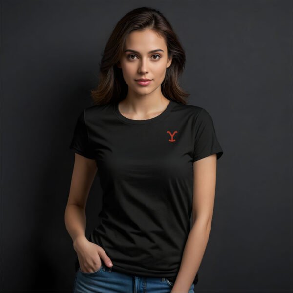Y24TDY003_F Playera Yellowstone Dutton Forever